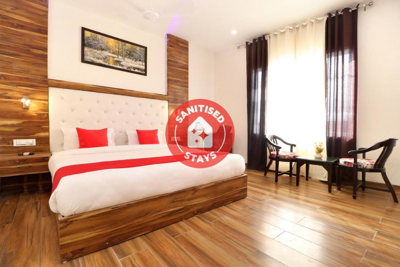 โอโย 22115 โฮเต็ล D พลาซา Hotel Zirakpur ภายนอก รูปภาพ