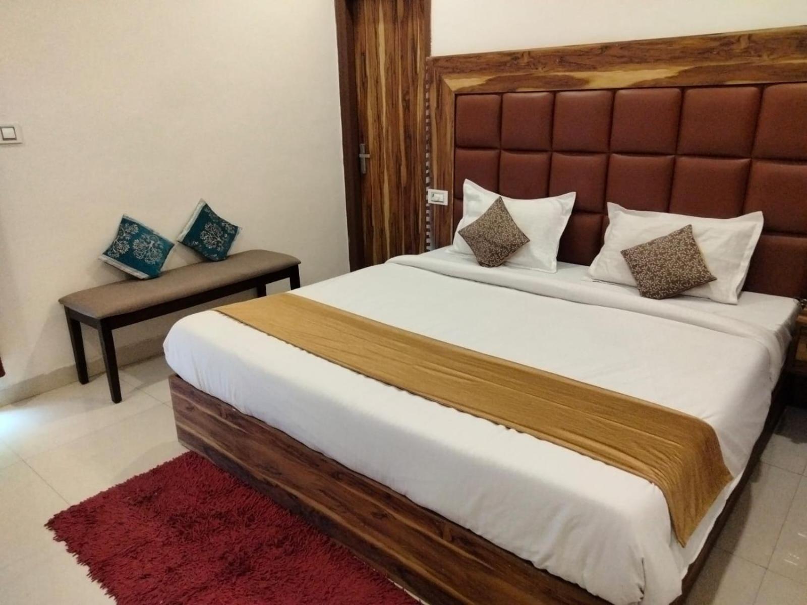 โอโย 22115 โฮเต็ล D พลาซา Hotel Zirakpur ภายนอก รูปภาพ