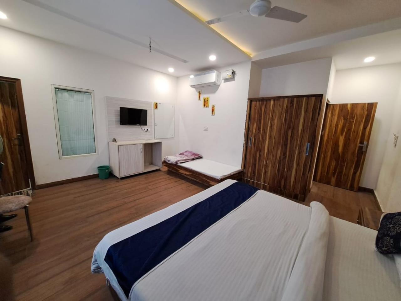 โอโย 22115 โฮเต็ล D พลาซา Hotel Zirakpur ภายนอก รูปภาพ